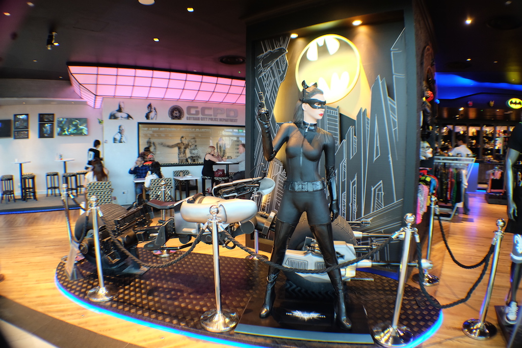 ซูเปอร์ฮีโร่คาเฟ่ตัวจริงเปิดแล้ว DC Super Heroes Cafe - สิงคโปร์