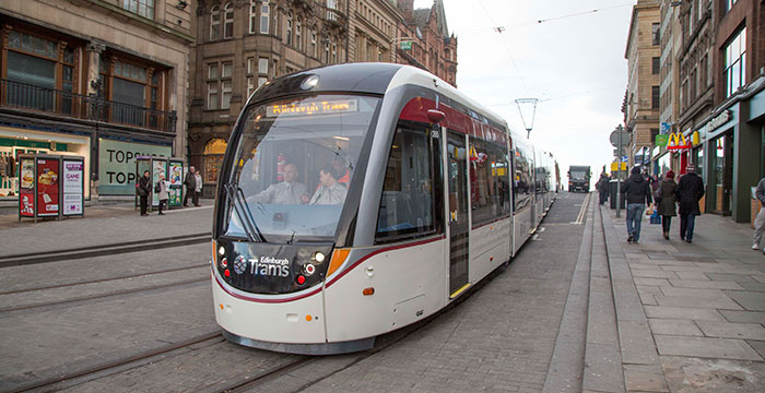 St-Andrew-Square_Tram