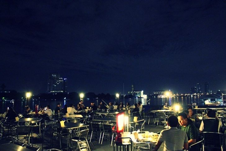 In love bar and restaurant ร้านอาหาร วาเลนไทน์