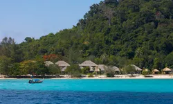 The Sevenseas Resort บนเกาะกระดาน ของแหม่ม คัทลียา