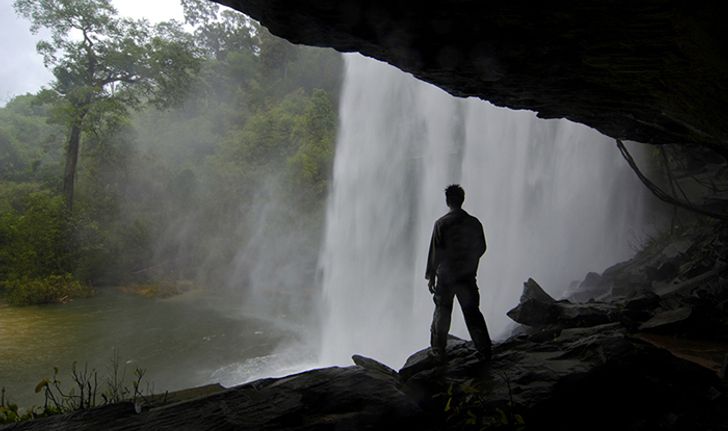 น้ำตกอลังการ ทุ่งดอกไม้งาม  อุทยานแห่งชาติ ภูจองนายอย อุบลราชธานี