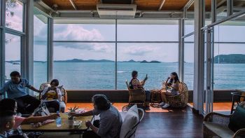 รีวิว Cafe Amazon ริมทะเล หนึ่งเดียวในประเทศไทยที่สัตหีบ