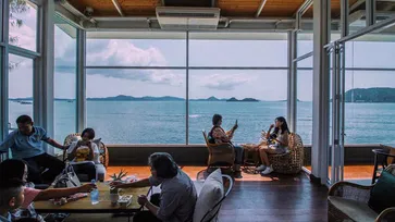 รีวิว Cafe Amazon ริมทะเล หนึ่งเดียวในประเทศไทยที่สัตหีบ