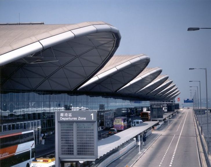 hongkong-airport-696x553