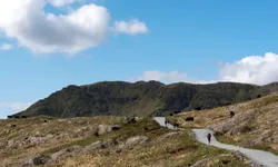 จับเวลาเดินขึ้น Snowdon ยอดเขาที่เตี้ยกว่าภูกระดึง แต่ไปถึงแล้วเหมือนอยู่บนเอเวอเรสต์!