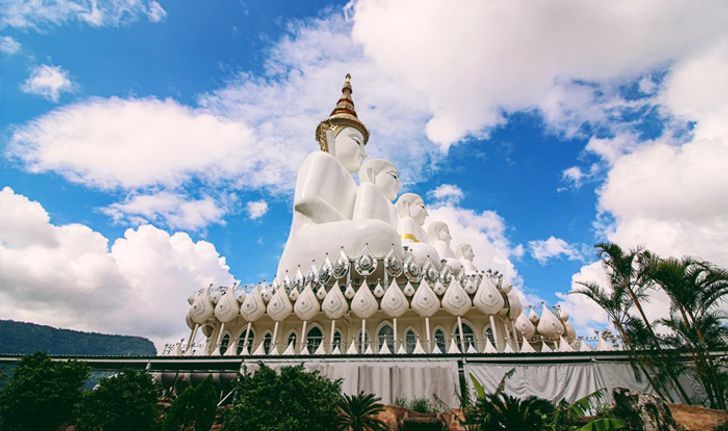 วัดพระธาตุผาซ่อนแก้ว ความศรัทธาสุดยิ่งใหญ่บนยอดเขาสูง