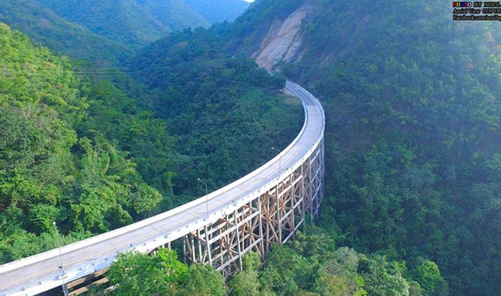 สะพานห้วยตอง เส้นทางเชื่อมต่อเหนืออีสาน พาดผ่านหุบเขาอย่างสวยงาม