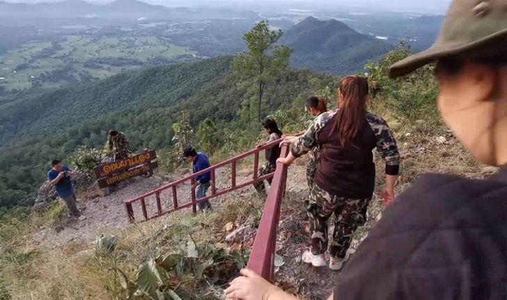 ดอยผาแดง จุดชมวิวสุดอันซีนแห่งใหม่ในอุทยานแห่งชาติแม่วะ