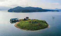 เกาะป๊อปคอร์น จุดกางเต็นท์แห่งใหม่ที่ถูกค้นพบกลางทะเลสาบ ฮาลา-บาลา
