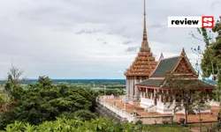 เที่ยววัดเขาดีสลัก นมัสการรอยพระพุทธบาทบนยอดเขาสูง อันซีนเมืองสุพรรณบุรี