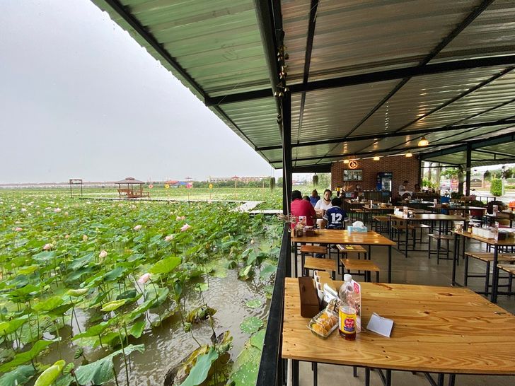 ก๋วยเตี๋ยวเรือบัวนา คลอง 7