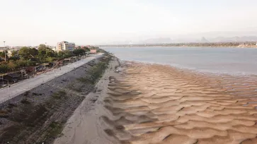 อันซีนนครพนม หาดทรายทองศรีโคตรบูรลวดลายคล้ายเกล็ดพญานาค!