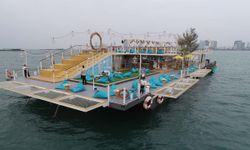 Tappia Floating Cafe Pattaya คาเฟ่ลอยน้ำเปิดใหม่ พร้อมกิจกรรมตกหมึกกลางทะเลพัทยา