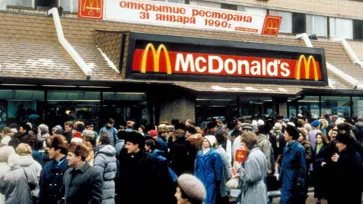 คอมมิวนิสต์ก็ชอบบิ๊กแม็ค : ย้อนดู MCDONALD'S ร้านแรกในรัสเซียที่มีจุดเริ่มต้นจากโอลิมปิก