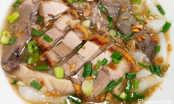 ก๋วยจั๊บมิสเตอร์โจ หมูกรอบขั้นเทพ! เจ้าดังในตำนานย่านถนนจันทน์