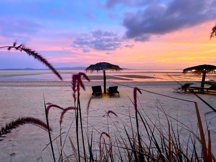 baantaibeach-suratthani