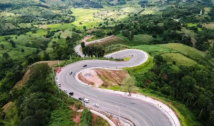 โค้งหมายเลข 9 ภูเก้าง้อม แลนด์มาร์คแห่งใหม่เมืองเลย