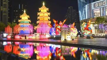 ไอคอนสยาม เบิกฟ้าฉลองเทศกาลตรุษจีน ณ โค้งน้ำท้องมังกรเก็บทรัพย์