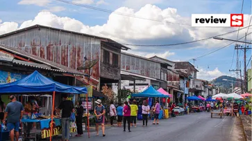 ถนนคนเดินปากถัก ตลาดคลาสสิคในย่านเมืองเก่ากะปง พังงา