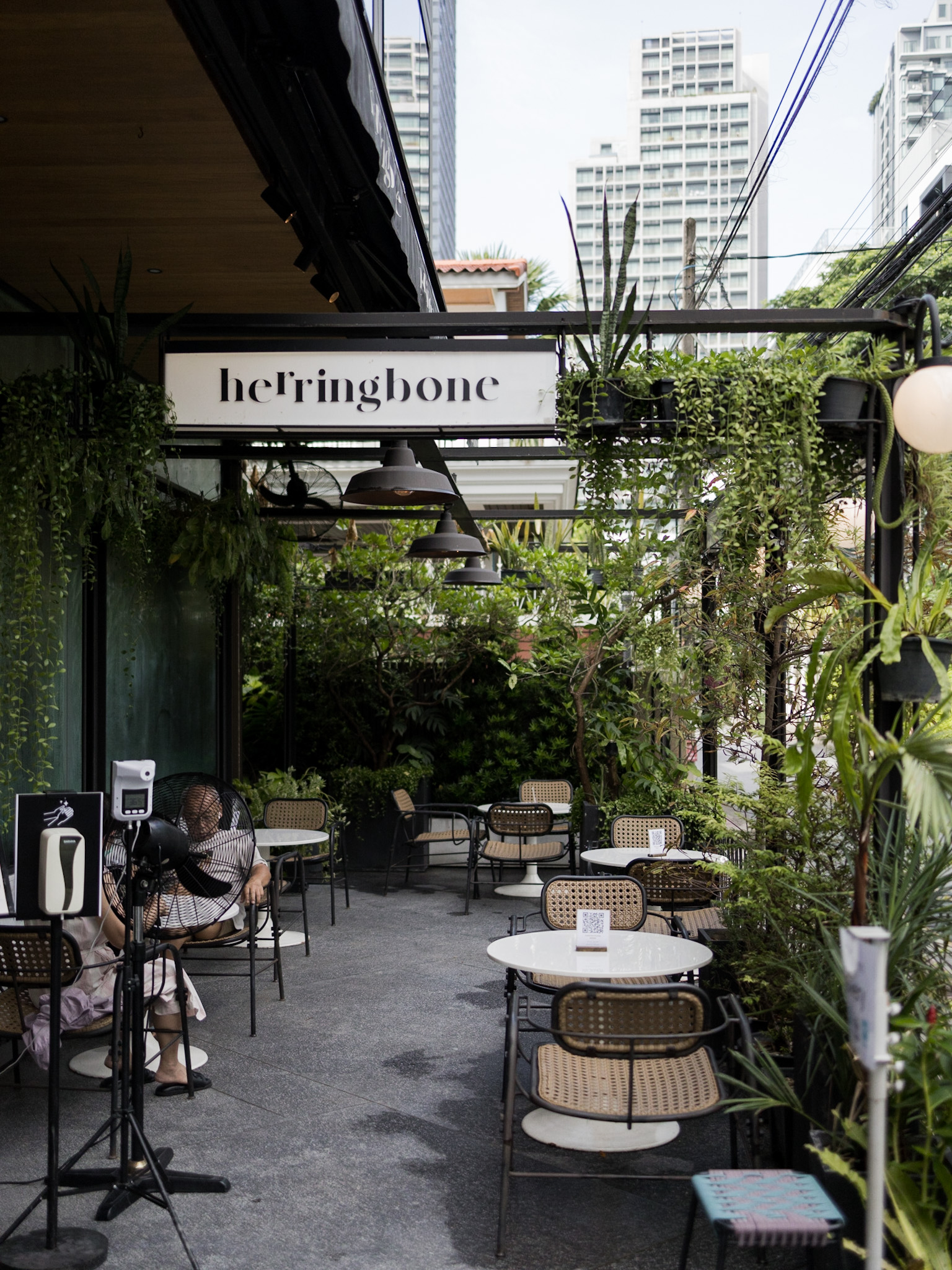 Herringbone Bangkok คาเฟ่ทองหล่อ