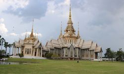 อุทยานลานบุญมหาวิหาร สมเด็จพระพุฒาจารย์ อนุสรณ์สุดท้ายของสรพงศ์ ชาตรี