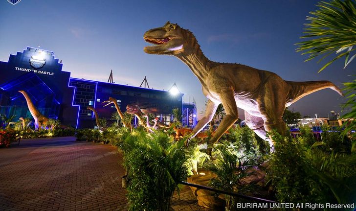 บุรีรัมย์เนรมิตรลานหน้าสนามช้างให้กลายเป็นยุค Jurassic ต้อนรับเทศกาลปีใหม่ 2566