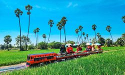 ณ ปทุม คาเฟ่ นั่งรถไฟจิ๋วชมวิวทุ่งนาเขียวขจี ที่แรกและที่เดียวในเมืองไทย!