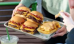 Shake Shack เบอร์เกอร์เจ้าดังจากนิวยอร์คเปิดสาขาแรกในไทย ที่เซ็นทรัลเวิลด์