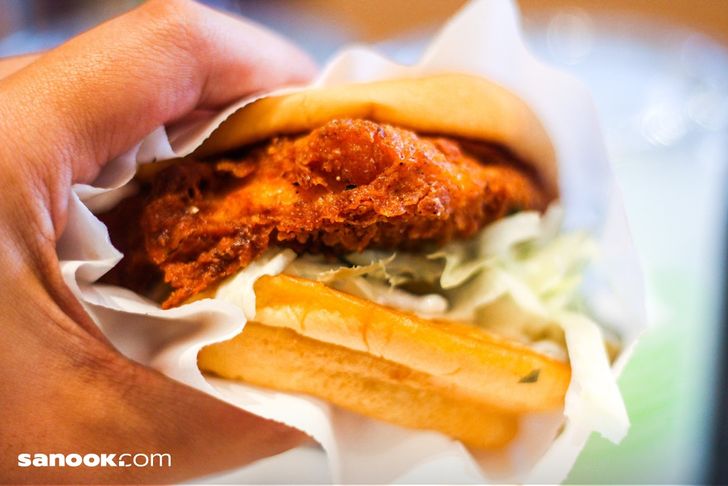 เบอร์เกอร์ไก่ ชิคเก้นแช็ค Shake Shack