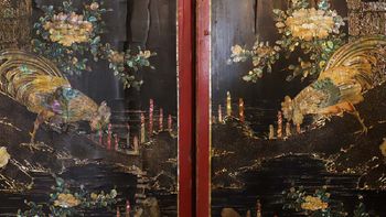 เปิดห้อง อนุรักษ์บานไม้ประดับมุก ศิลปะชั้นสูงของญี่ปุ่น อายุกว่า 150 ปี ในวิหารหลวงวัดราชประดิษฐ์