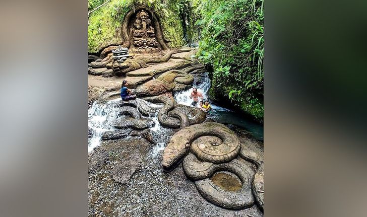 Beji Griya Waterfall น้ำตกงูสุดลึกลับแห่งบาหลี เห็นภาพแล้วขนลุก!