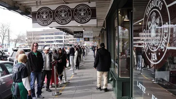 เปิดภาพ Starbucks สาขาแรกของโลก อยู่ที่ไหน เปิดเมื่อไหร่ หน้าตาเป็นอย่างไร มาดูกัน