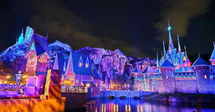 เบื้องหลังการสร้าง “World of Frozen” จากภาพยนตร์สู่ดินแดนที่ดื่มด่ำที่สุดของ Hong Kong Disneyland