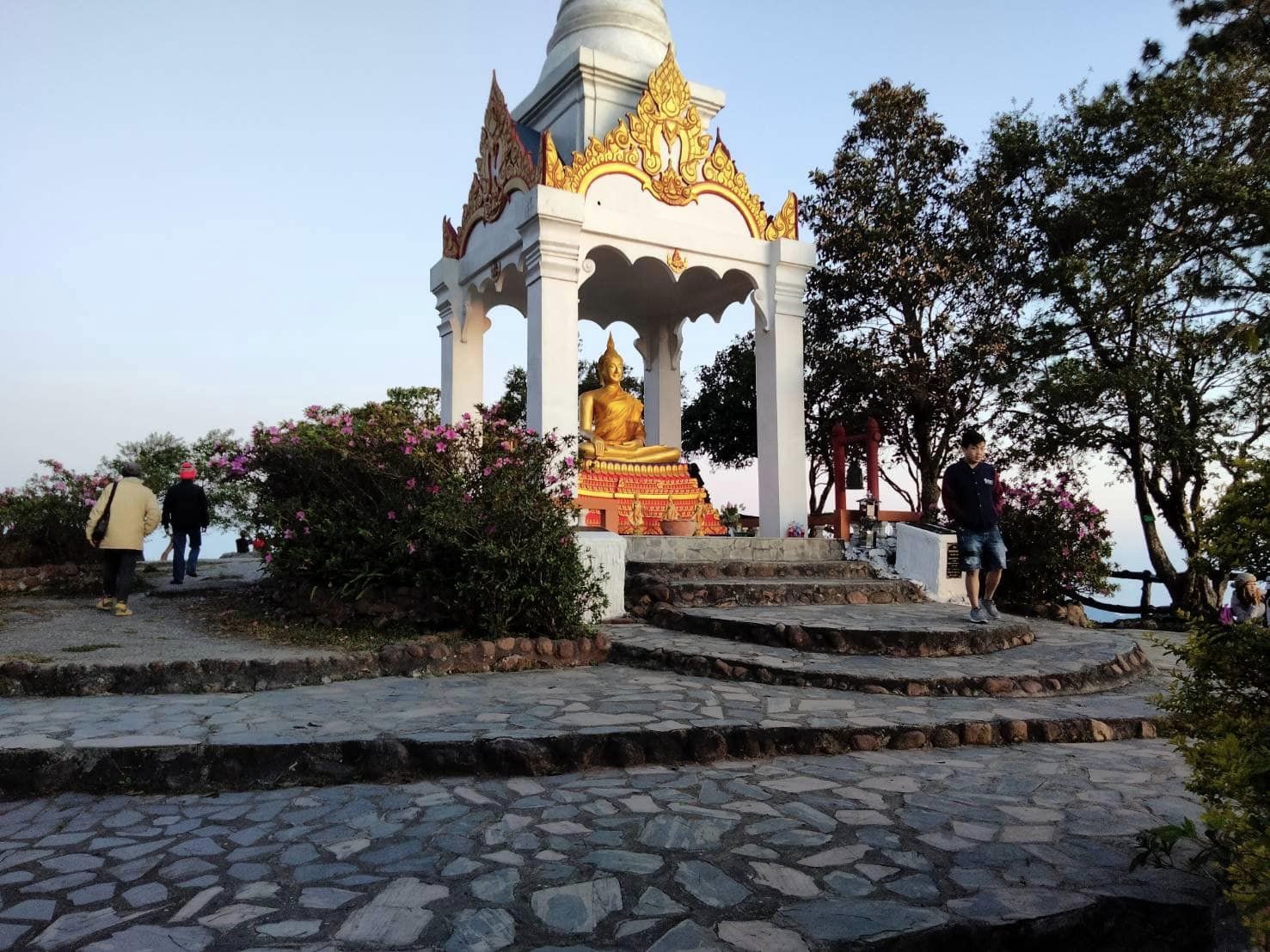 พระพุทธรูปนาวาบรรพต 