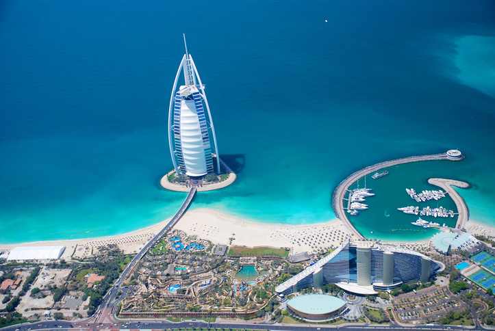  โรงแรมเบิร์จ อัล อาหรับ (Burj Al Arab) โรงแรมรูปกระโดงเรือที่กลายเป็นไอคอนของดูไบ