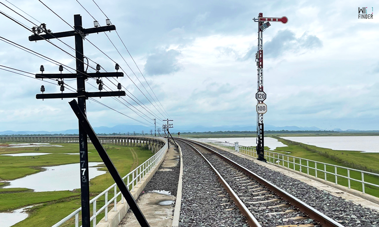 จุดชมวิวรถไฟลอยน้ำ 