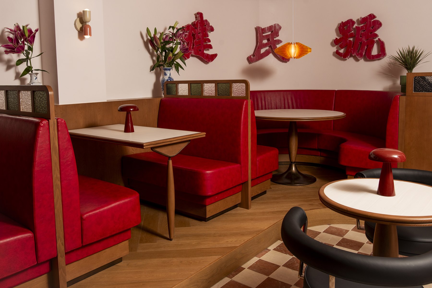kinsman_interior_creditkins