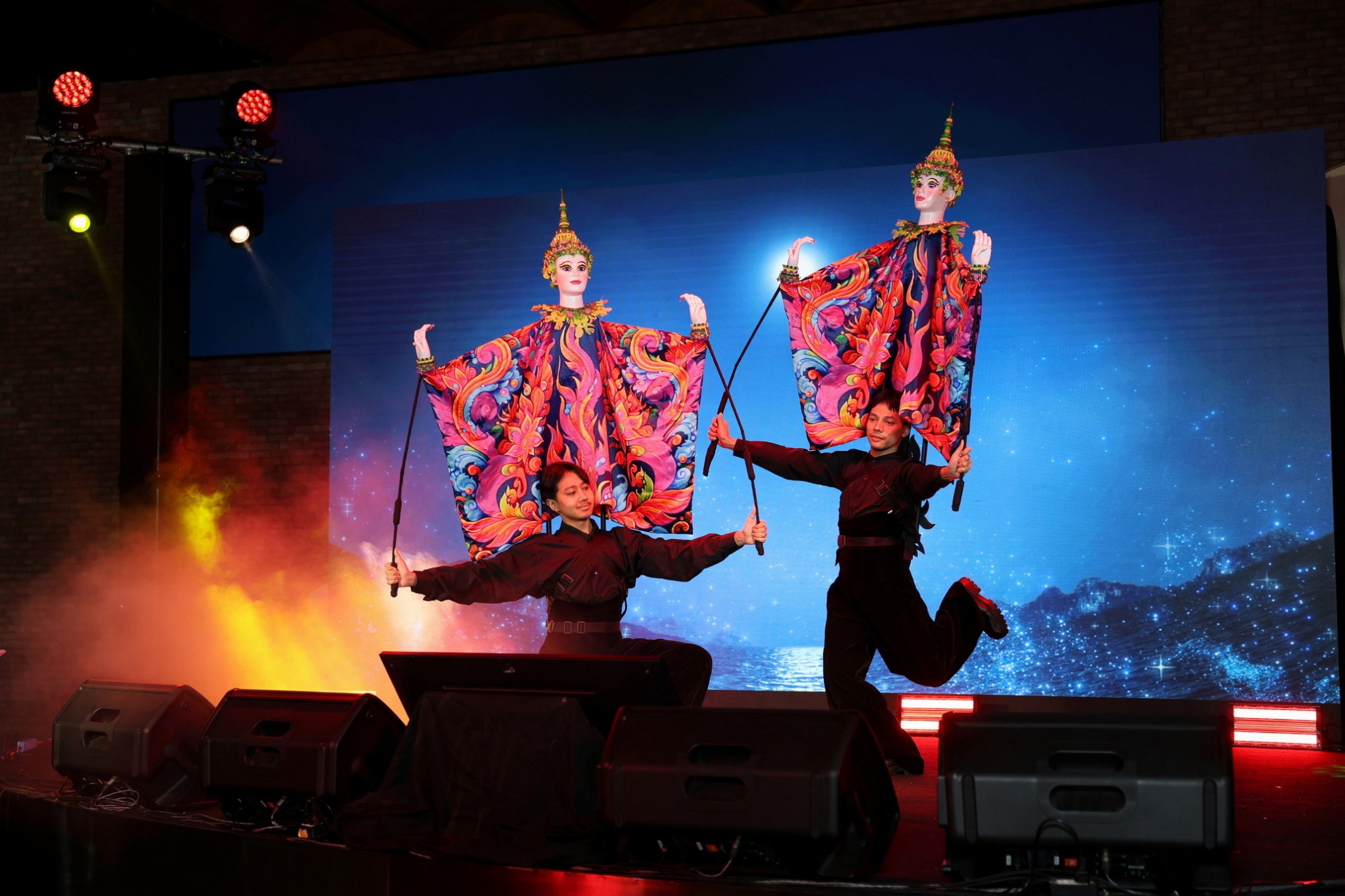 line_album_edcthailand_25122_2