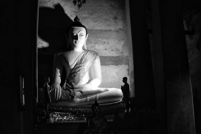 หลวงพ่อขาว วัดแม่นางปลื้ม