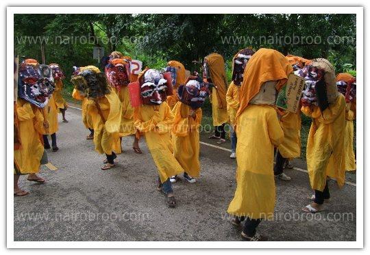 ประเพณีแห่ผีตลก