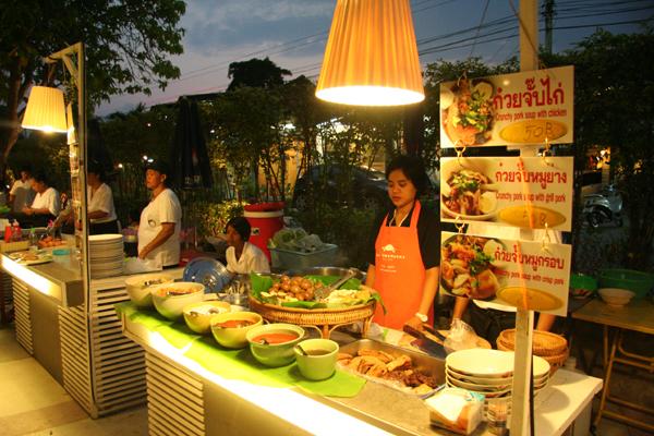 The Cicada Market  (ตลาดจั๊กจั่น) หัวหิน