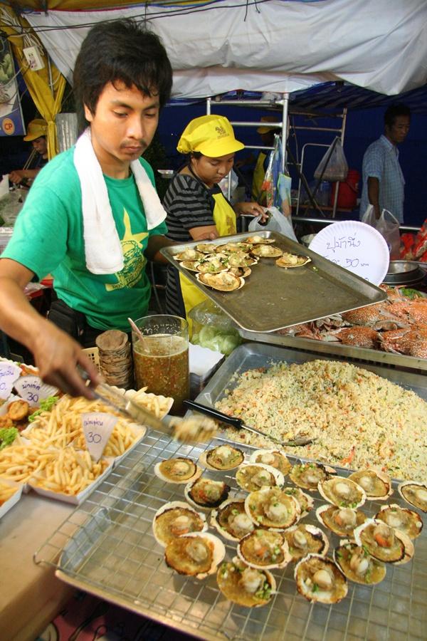 เทศกาลกินหอย ดูนก ตกหมึก ประจำปี 2554