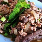 ร้านส้มตำนายดอม (เจ้าเก่า)