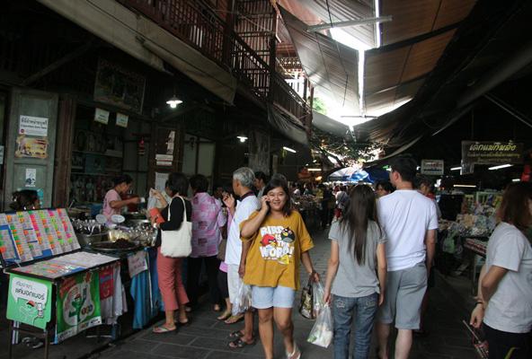 ตลาดสามชุก จ.สุพรรณบุรี