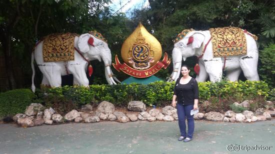 safari world