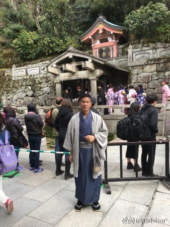 音羽之淹 從山上流下的山泉水真的很好喝 !!!