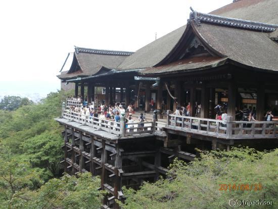 この角度から見ると圧巻です