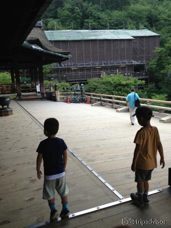 朝なら誰もいません。