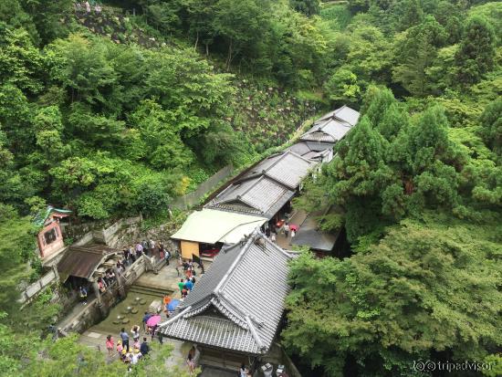 มองลงจากตัวอาคารด้านบนครับ