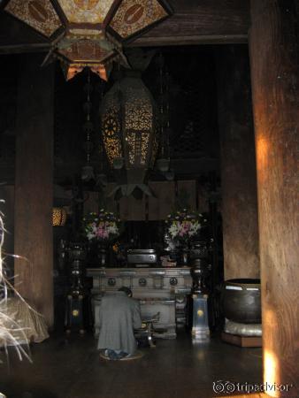 ด้านในวิหาร